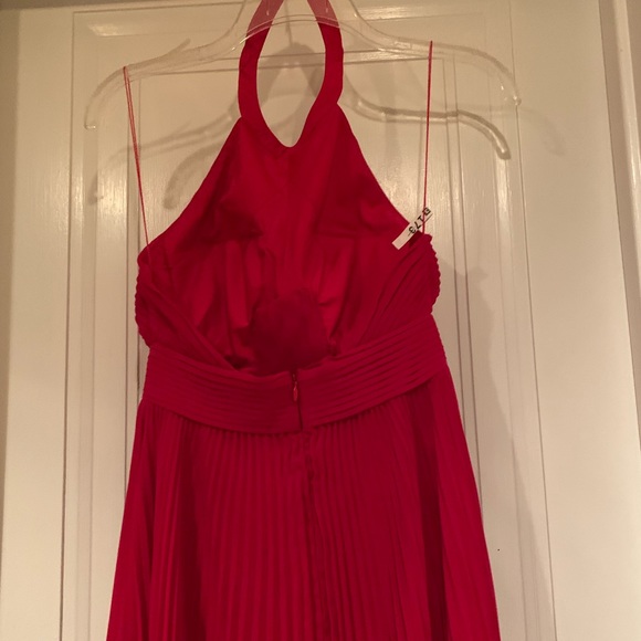 Dress - Picture 7 of 7